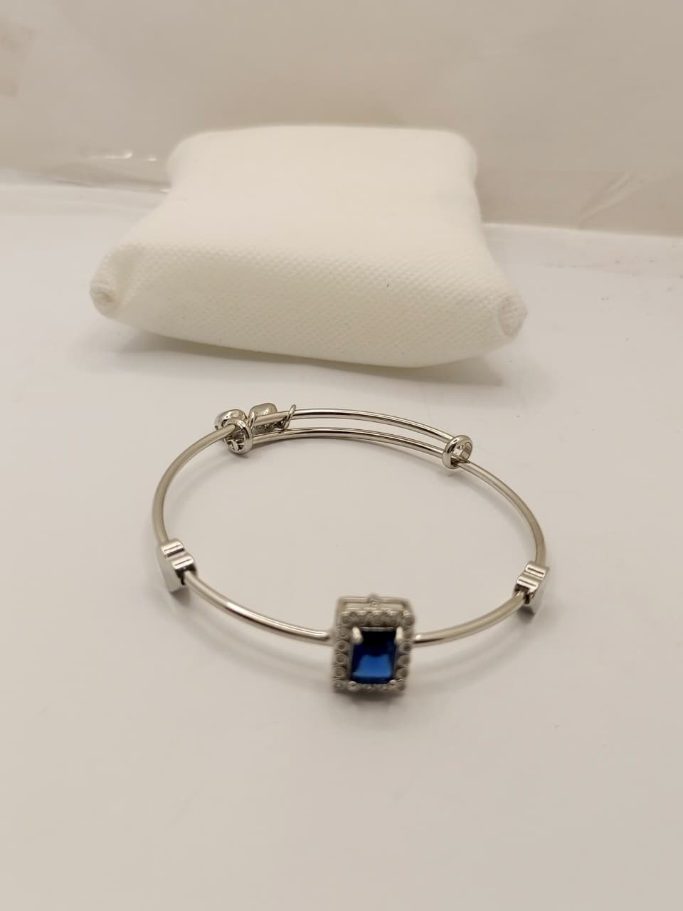 Silver bracelet with the blue stone