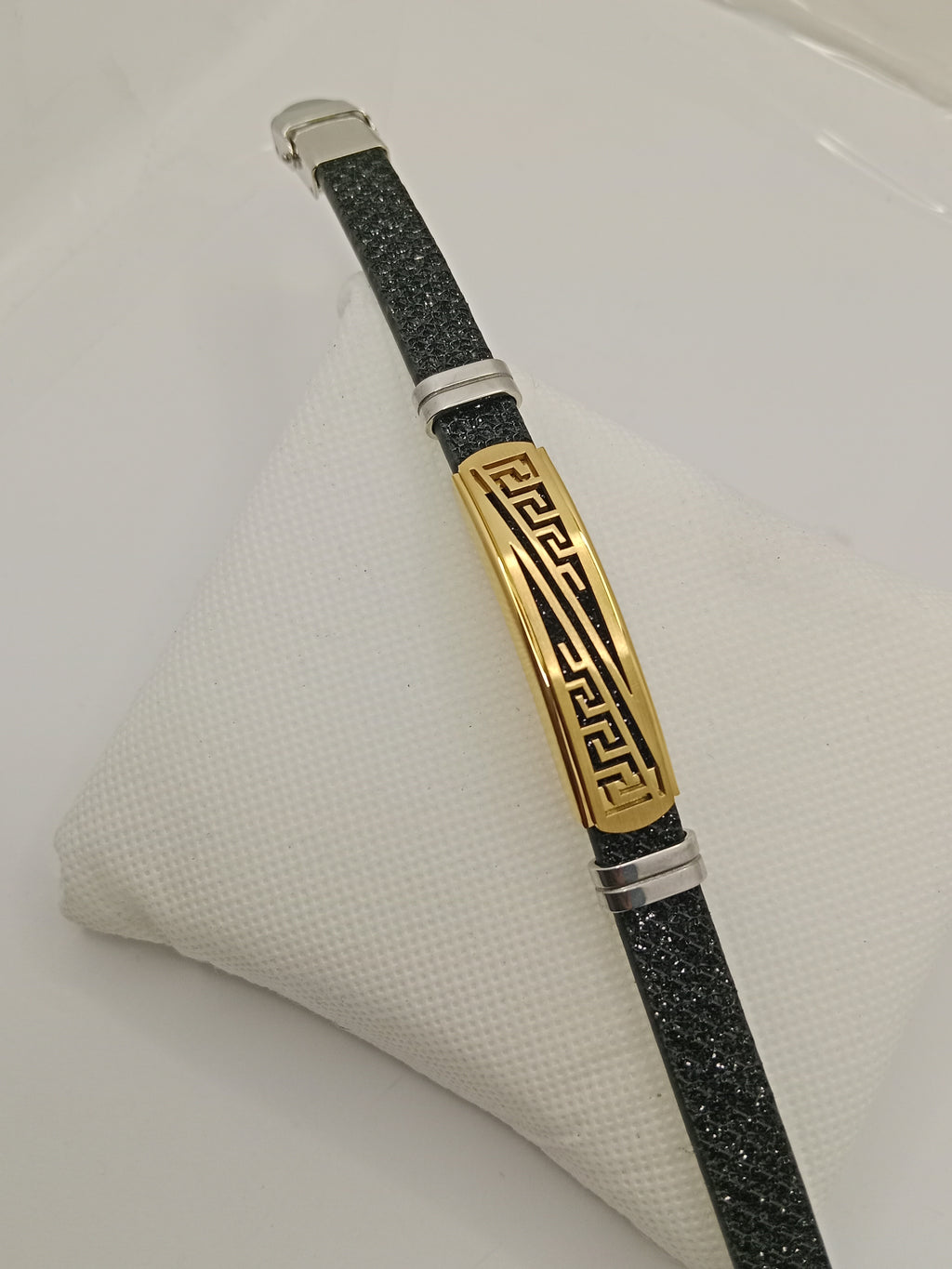 BLACK BRACELET WITH GOOD QUALITY