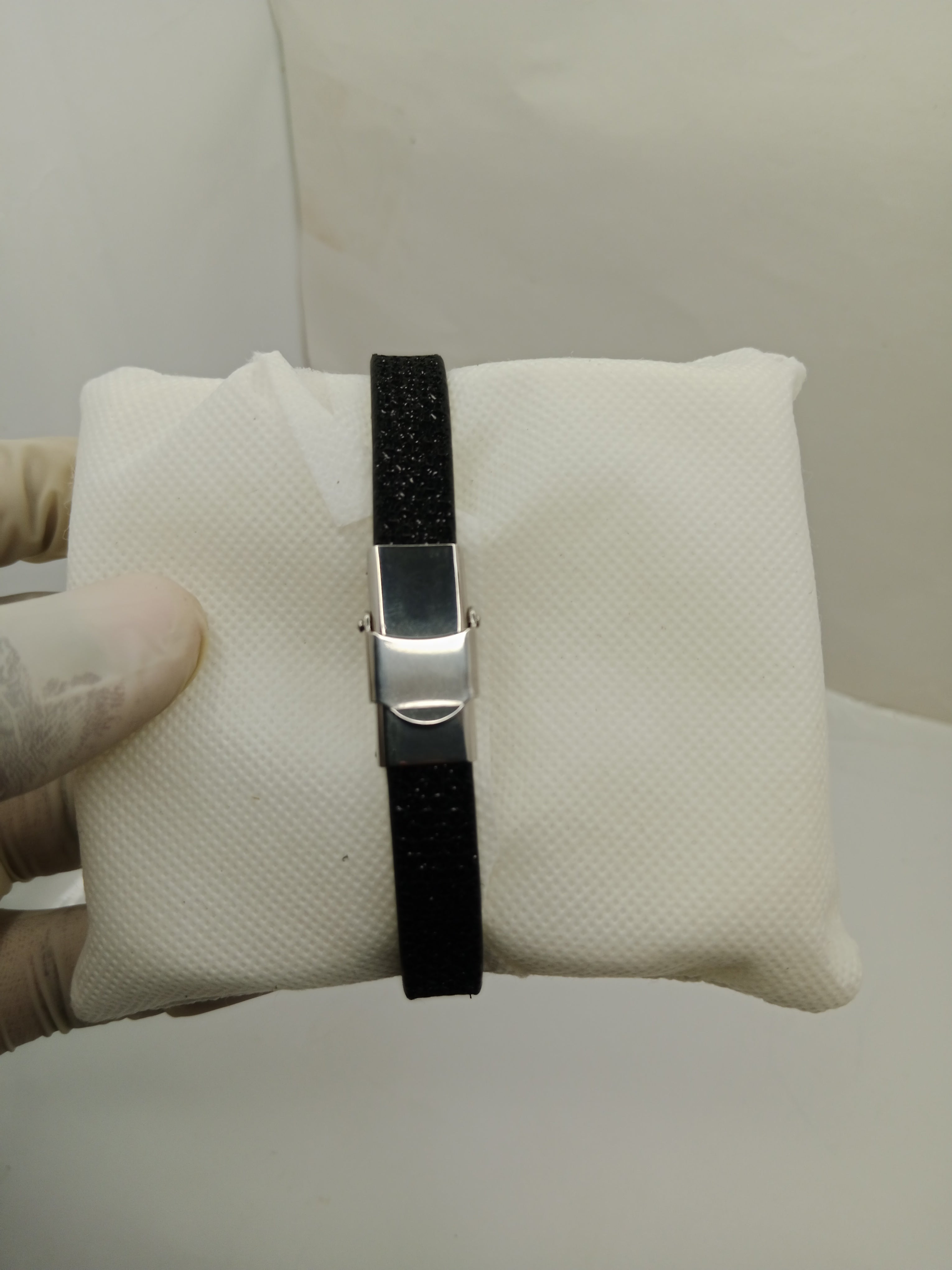 BLACK BRACELET WITH GOOD QUALITY